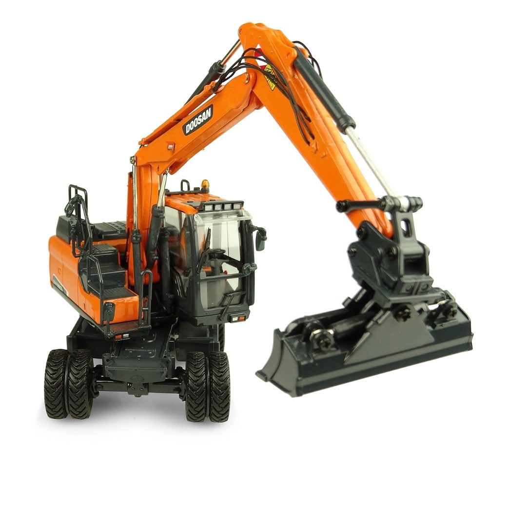 Universal Hobbies Doosan DX160W Wheeled Excavator with attachments
