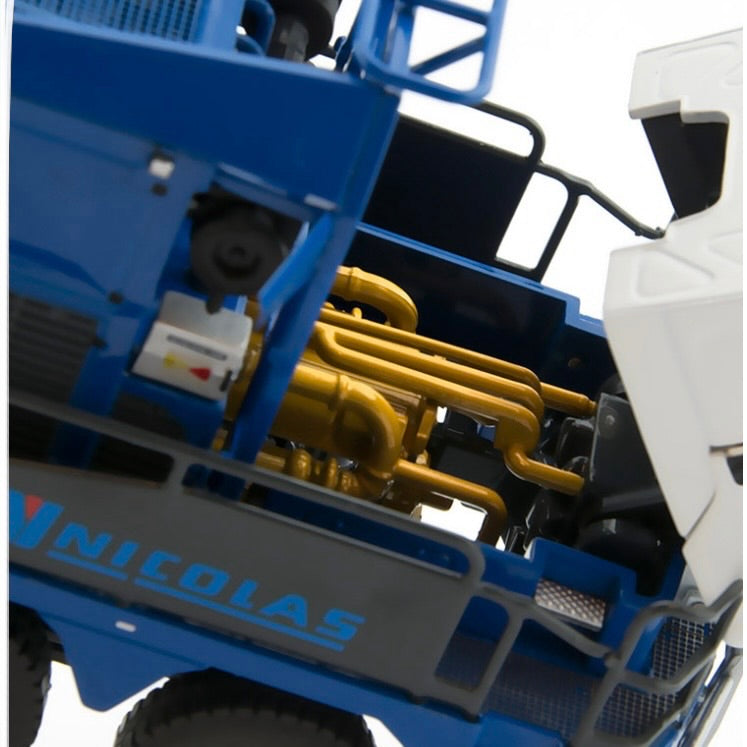 IMC Nicolas Tractomas 8x8 Prime Mover