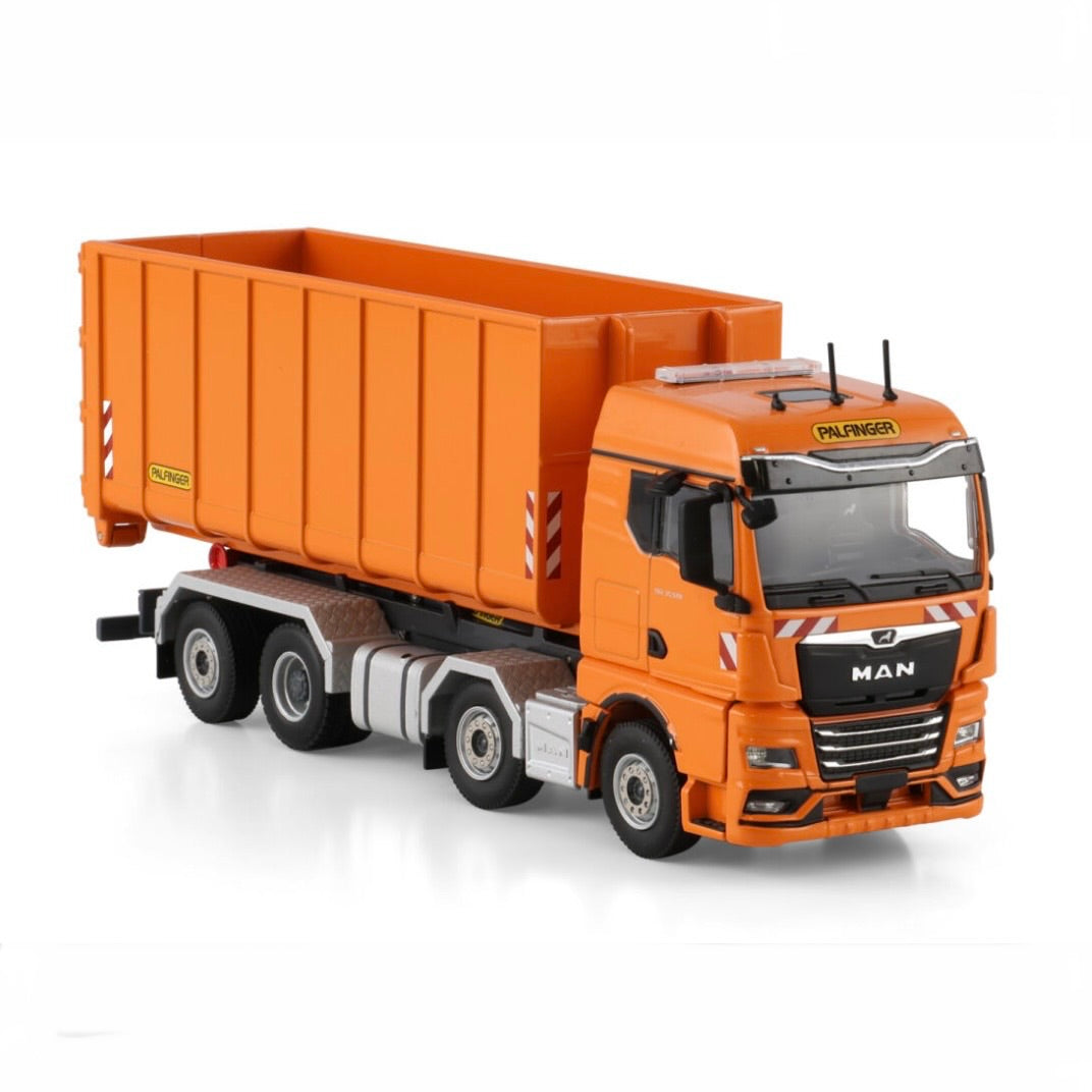 WSI Premium Line MAN TGX GM Rigid Truck with Hooklift System 8x2 Tag Axle + 40m³ Container 1:50 Scale Model - detail View