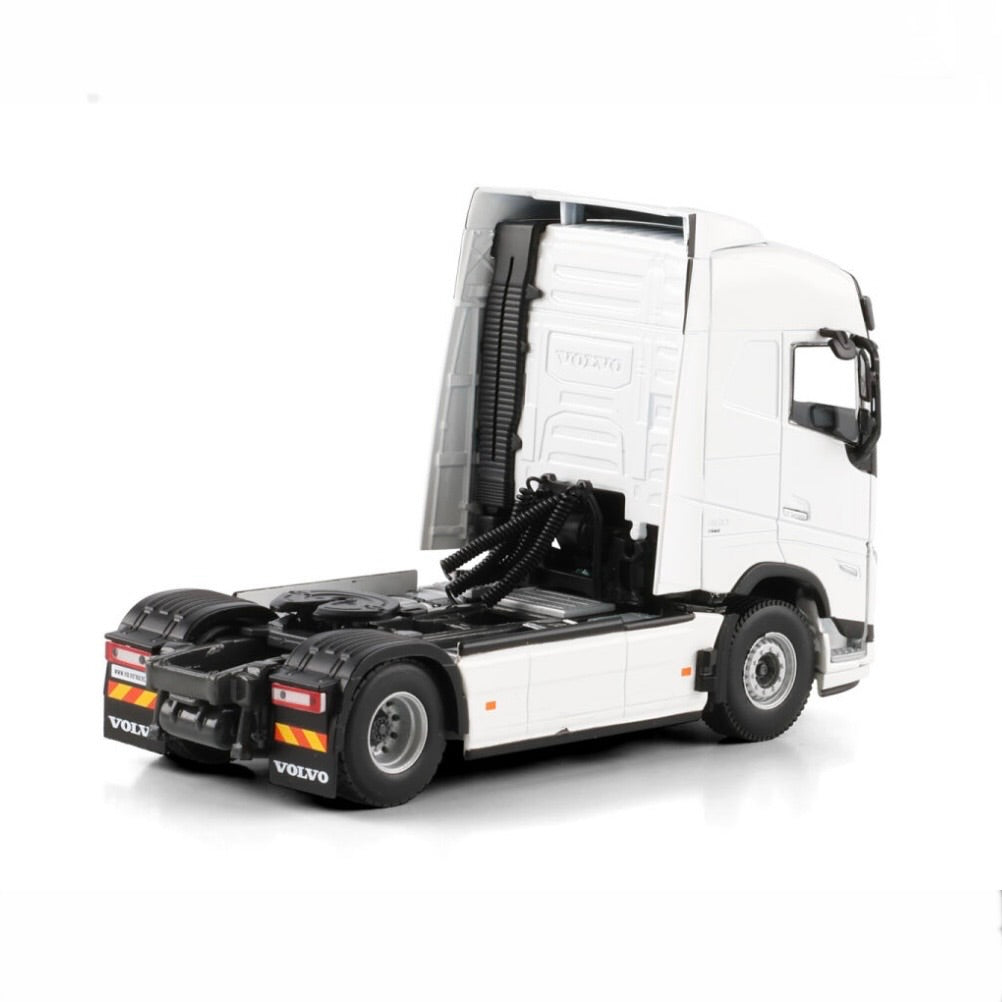 WSI White Line Volvo FH5 MY2024 Globetrotter 4x2 rear view