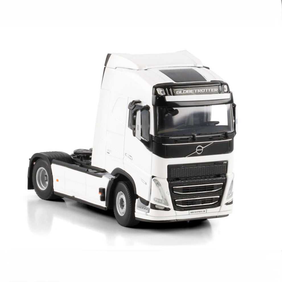 WSI White Line Volvo FH5 MY2024 Globetrotter 4x2 side view