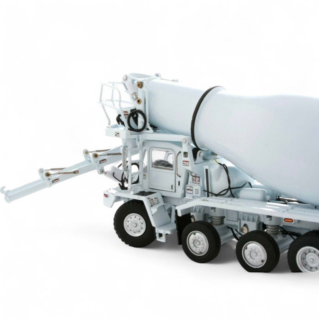TWH Oshkosh S-Series Front Discharge Mixer - White*