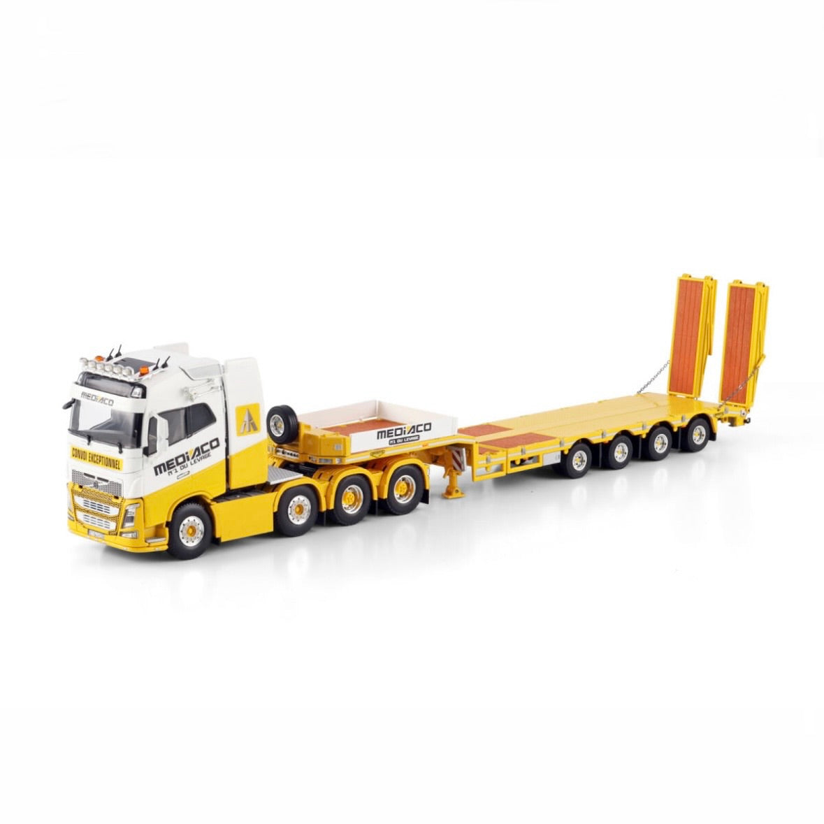 WSI Volvo FH4 Globetrotter 8x4 with Semi Low Loader Mediaco