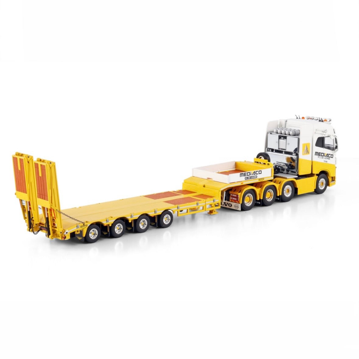 WSI Volvo FH4 Globetrotter 8x4 with Semi Low Loader Mediaco