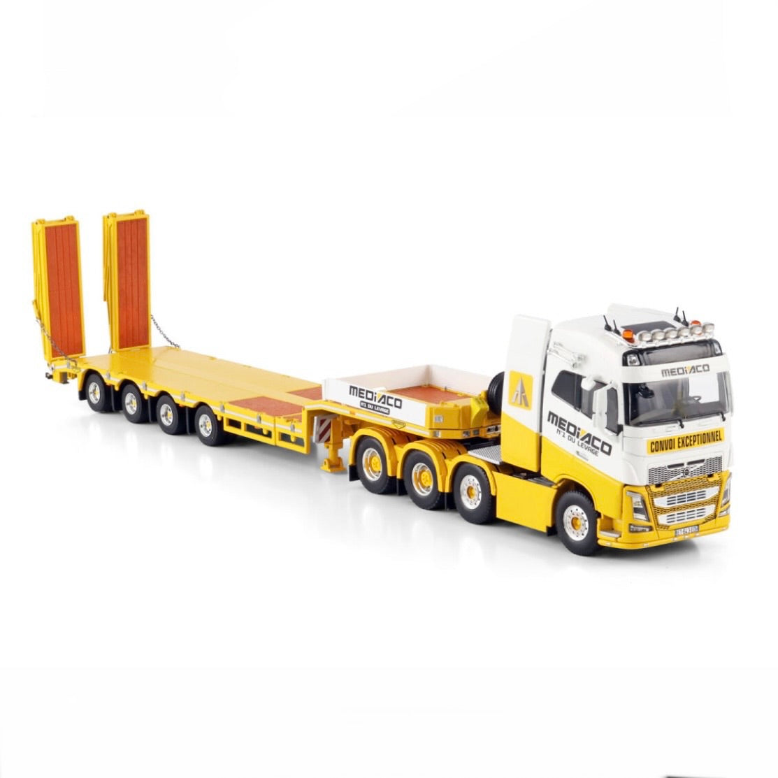 WSI Volvo FH4 Globetrotter 8x4 with Semi Low Loader Mediaco