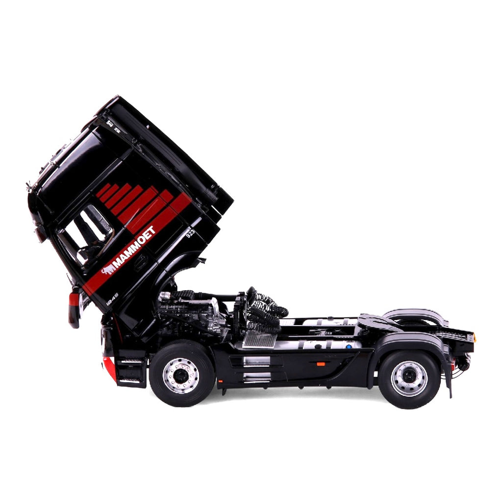 NZG Mammoet Mercedes-Benz Actros 4x2 1:18 Scale cab detail