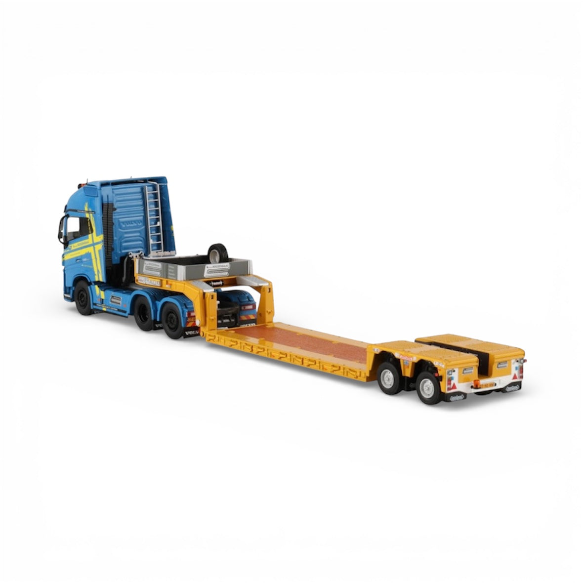 WSI L.A. Van Roozendaal Volvo FH4 Globetrotter XL 6x2 with Nooteboom Euro PX Low Loader