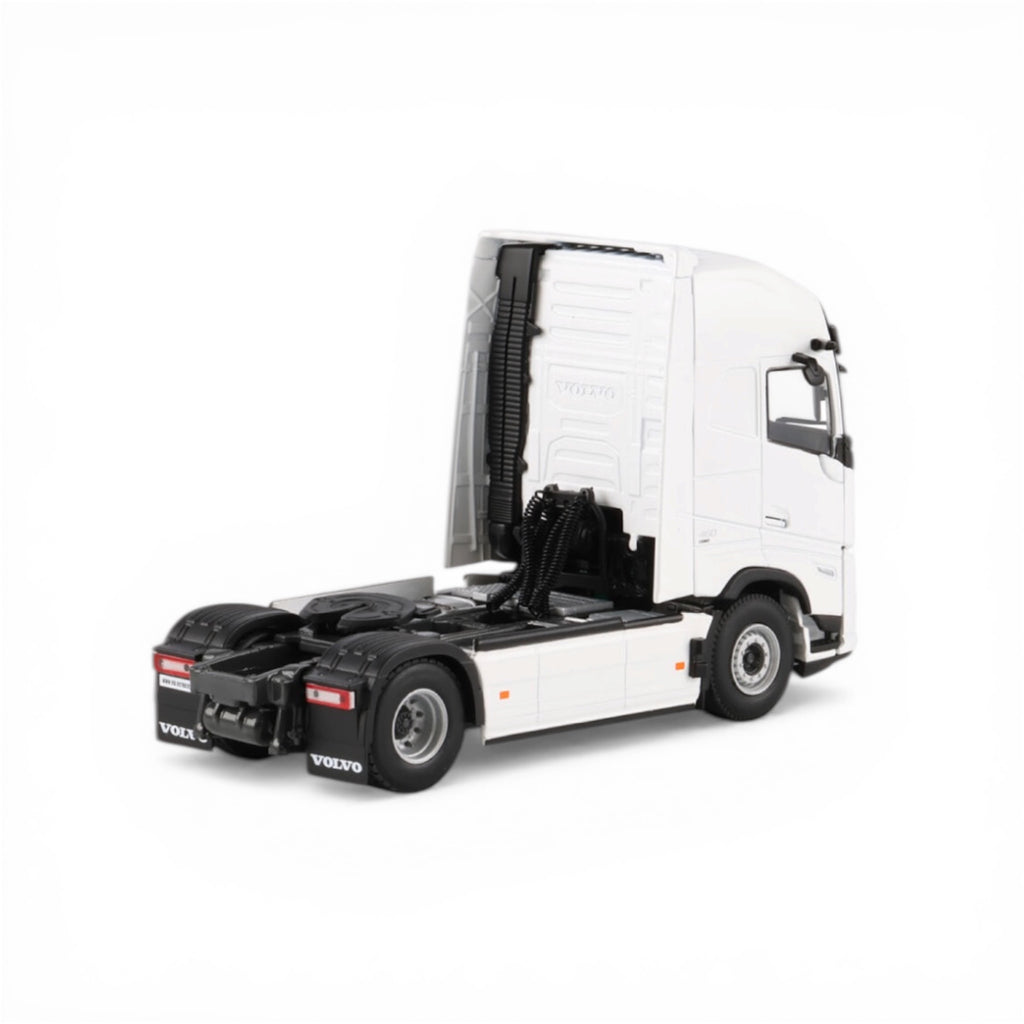 WSI White Line Volvo FH Aero Globetrotter XL 4x2