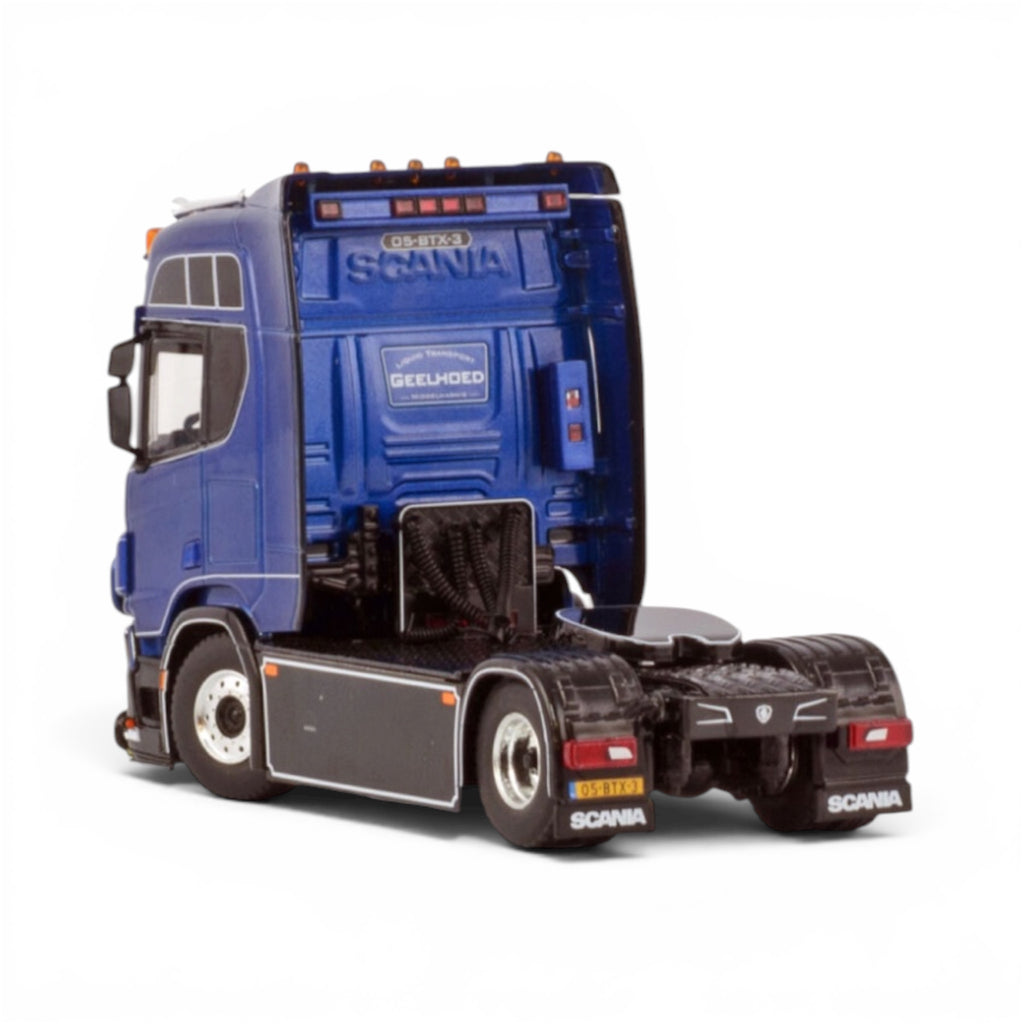 WSI Geelhoed Scania R Highline CR20H 4x2 1:50 Scale Model 